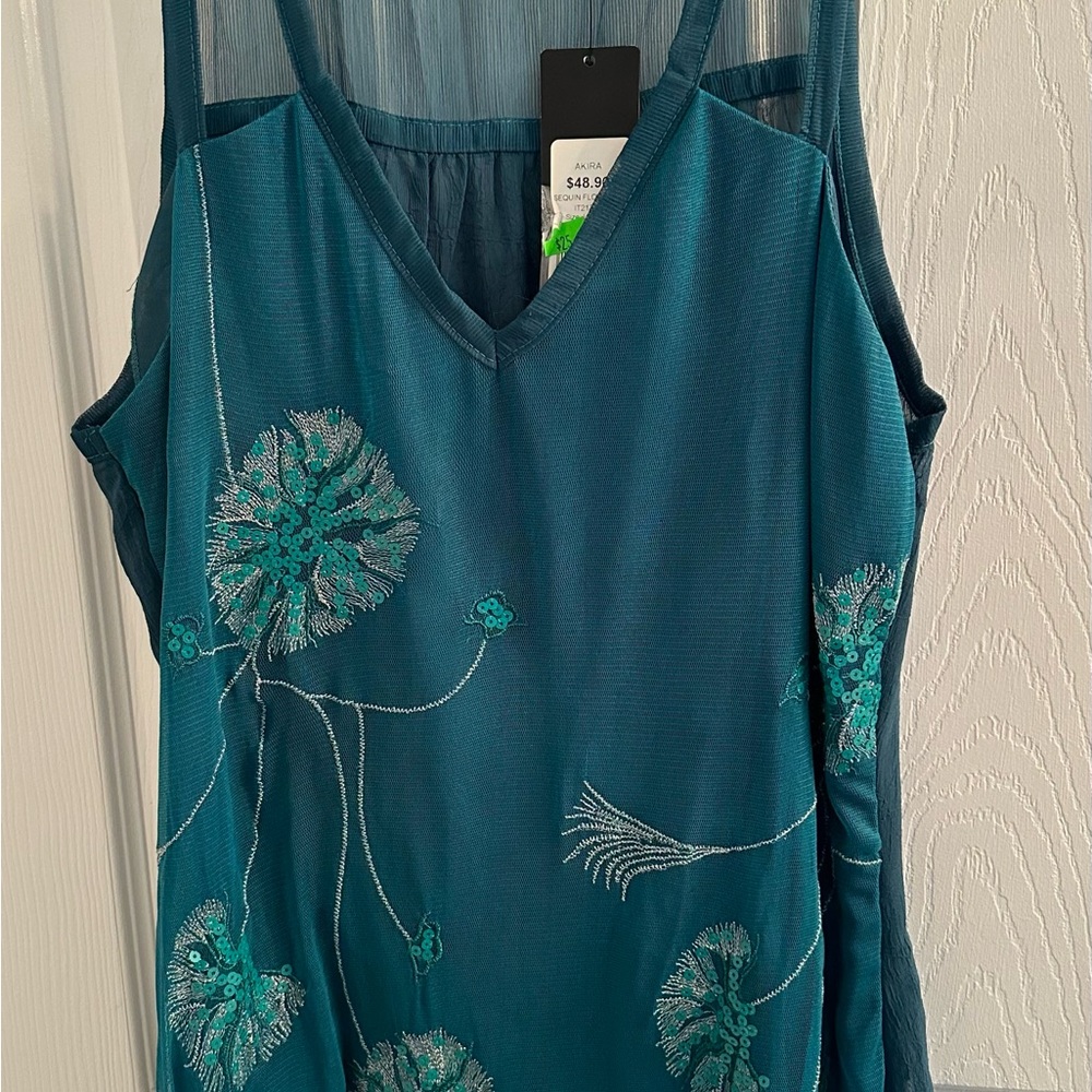 AKIRA Green Sleeveless Camisole with Floral Design